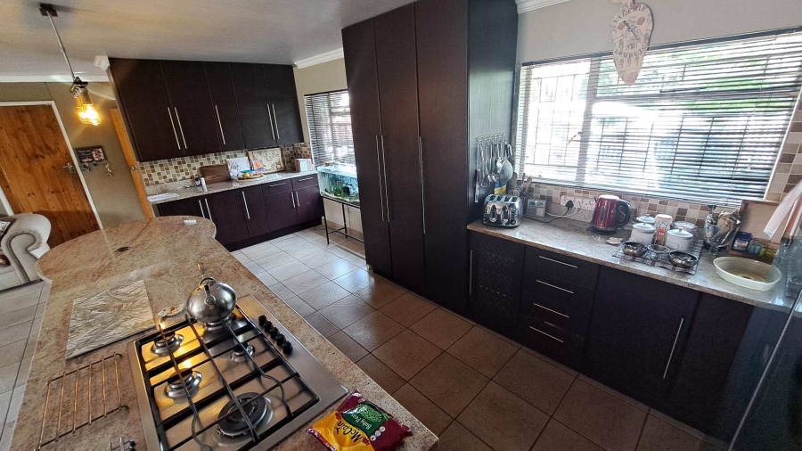 4 Bedroom Property for Sale in Uitsig Free State